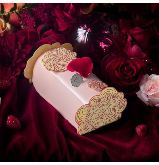 Bûche Ispahan de Pierre Hermé Noël 2021