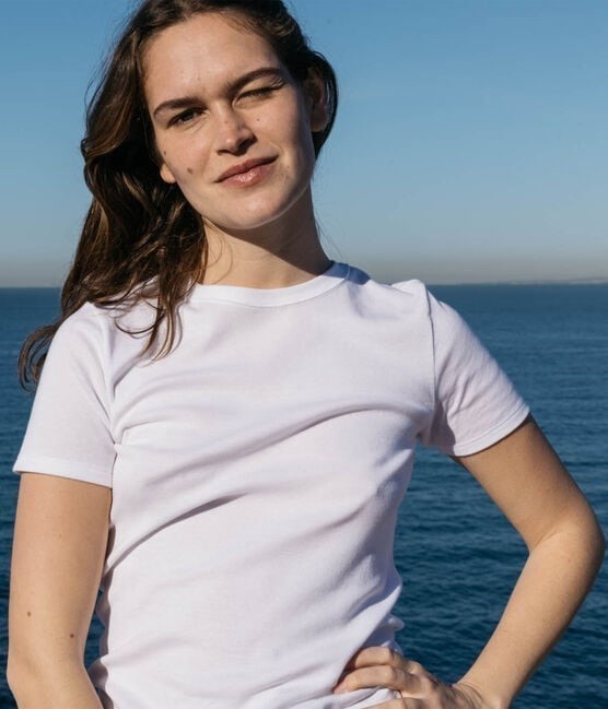 Dressing d’été : où trouver le t-shirt blanc parfait ? Petit Bateau