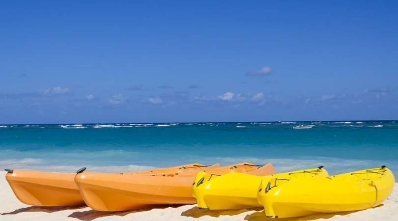 Plage avec des kayaks, Martinique