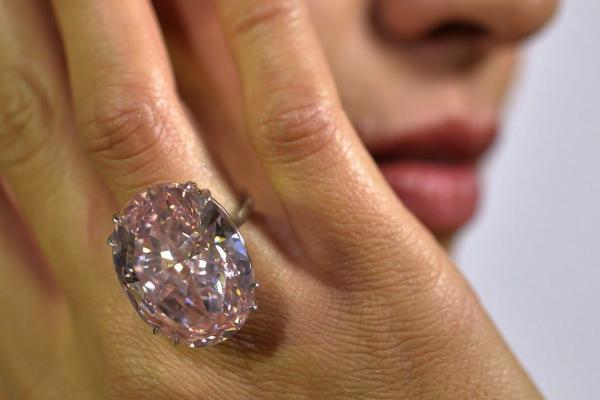Diamant Pink star leplus cher du monde