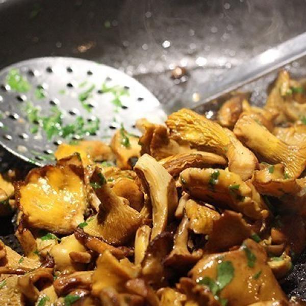 Poelée de girolles