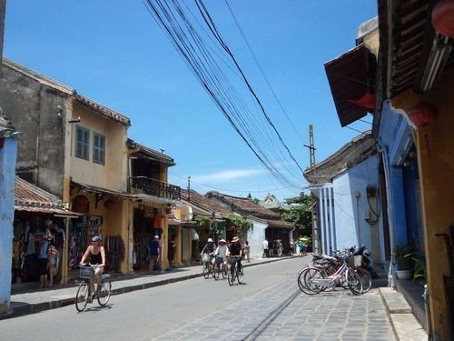 Vélos rues de Hoi An Vietnam